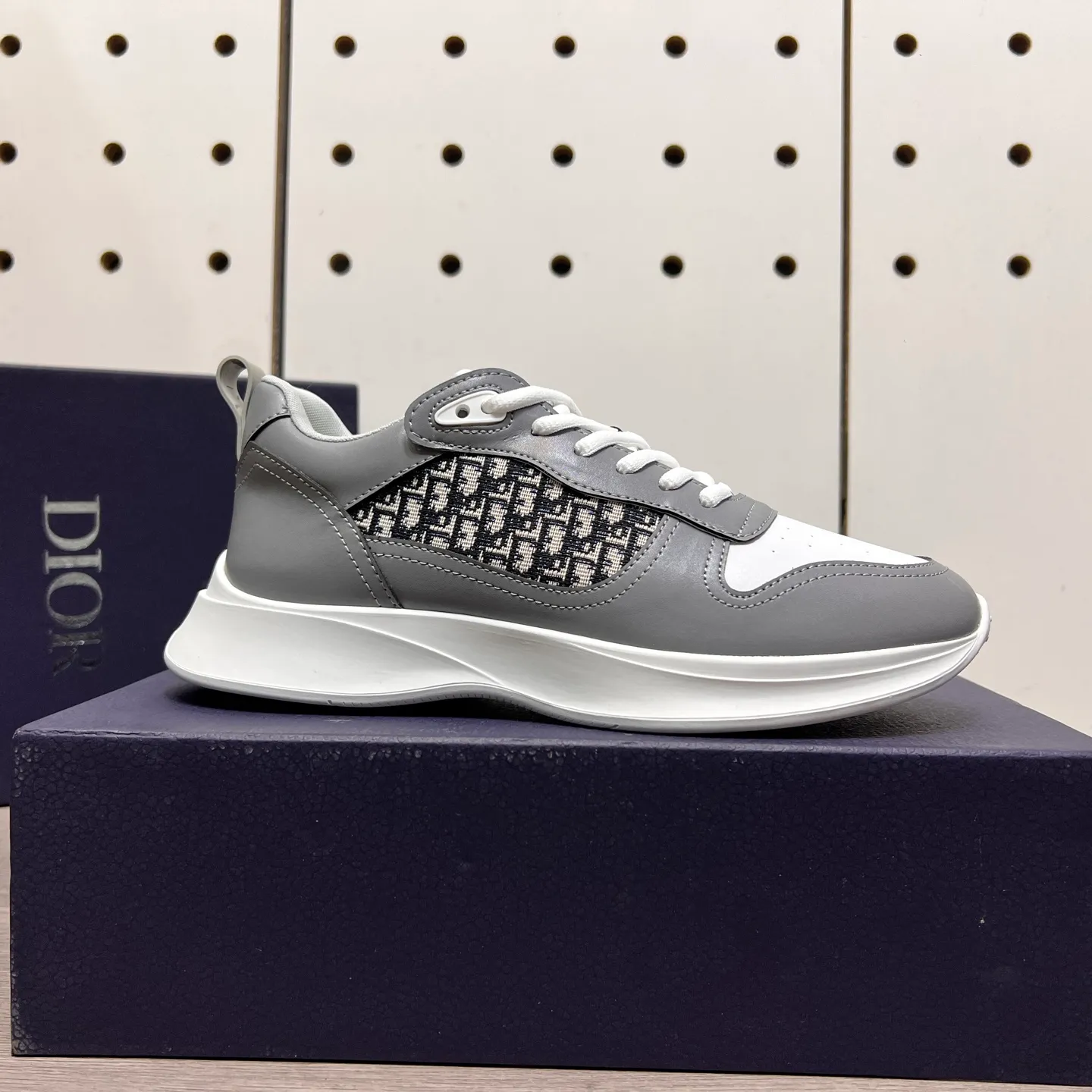Men's Men's Shoes 💰: 400💰《Dior》The latest and most popular casual shoes, top brand [seduce] luxury~purchase, top~quality. [Strong] The upper is made of imported breathable cowhide with material ➕ breathable sheepskin feet (•) and fine workmanship. Original stylish and stylish soft rubber wear-resistant foreskin outsole, light and comfortable on the foot, size: 38-44, (customized 45, 46), five colors available